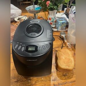 Hamilton Beach Black  Digital Programmable 12 Settings Bread Maker Machine.